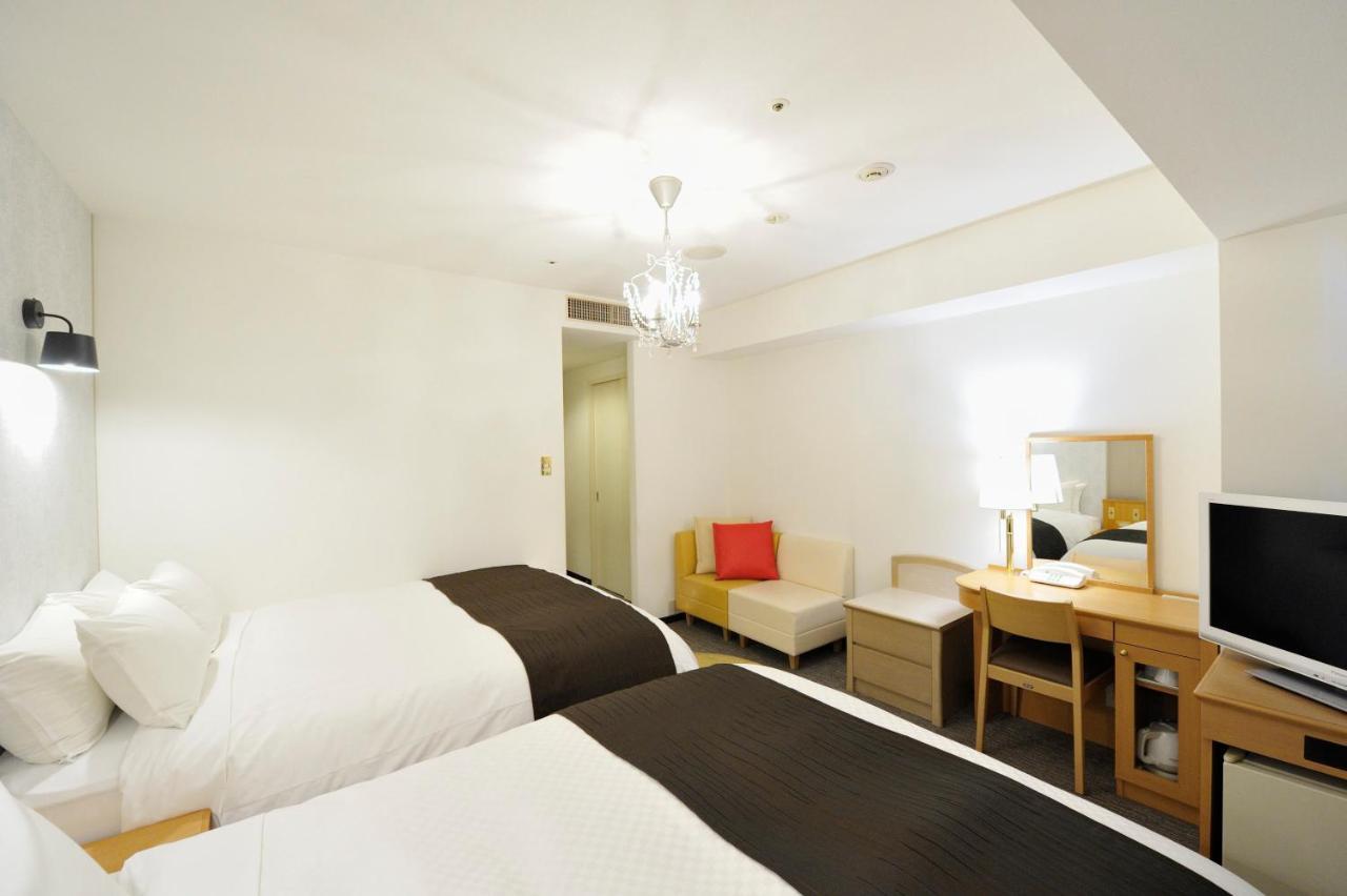 Court Shin-yokohama Hotel