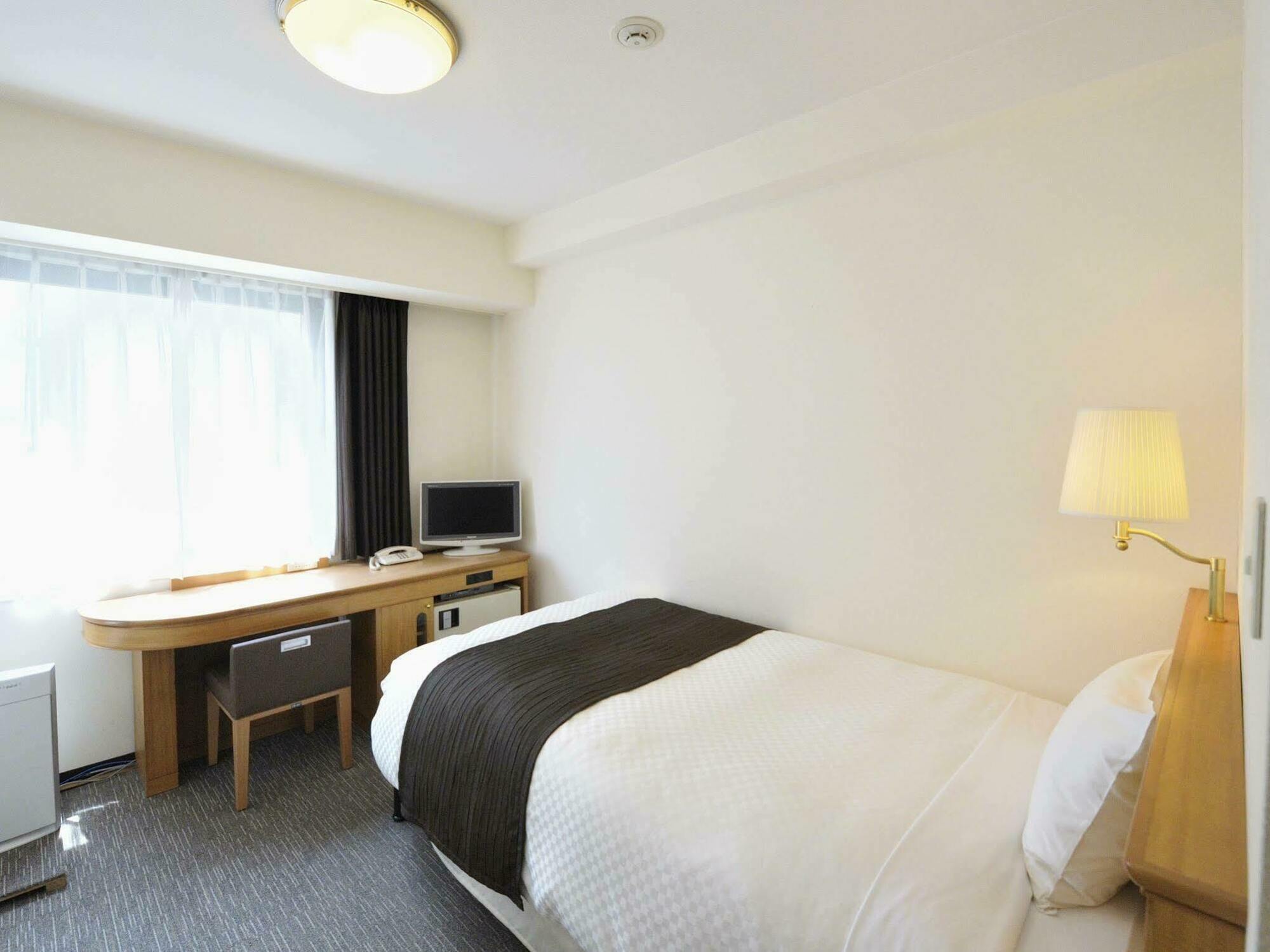 Court Shin-yokohama Hotel 3*